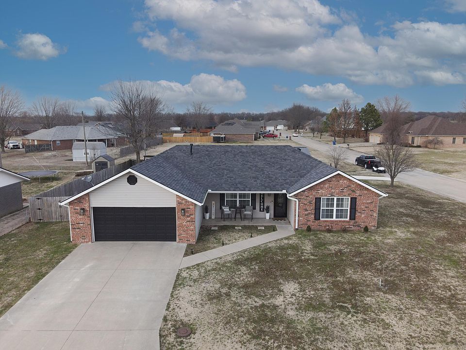1st image of 2009 Oak Ln