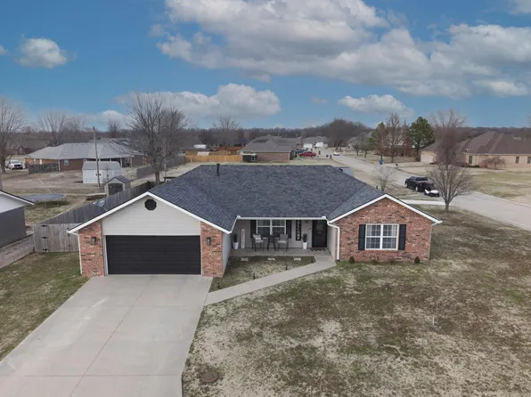 2009 Oak Ln, Miami, OK 74354