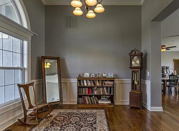 Formal DR or sitting room