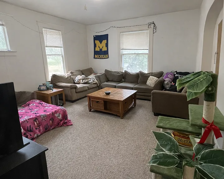 1803 Hill St — Photo 3