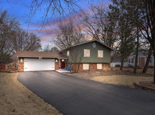 545 Driftwood Cir, New Brighton, MN 55112
