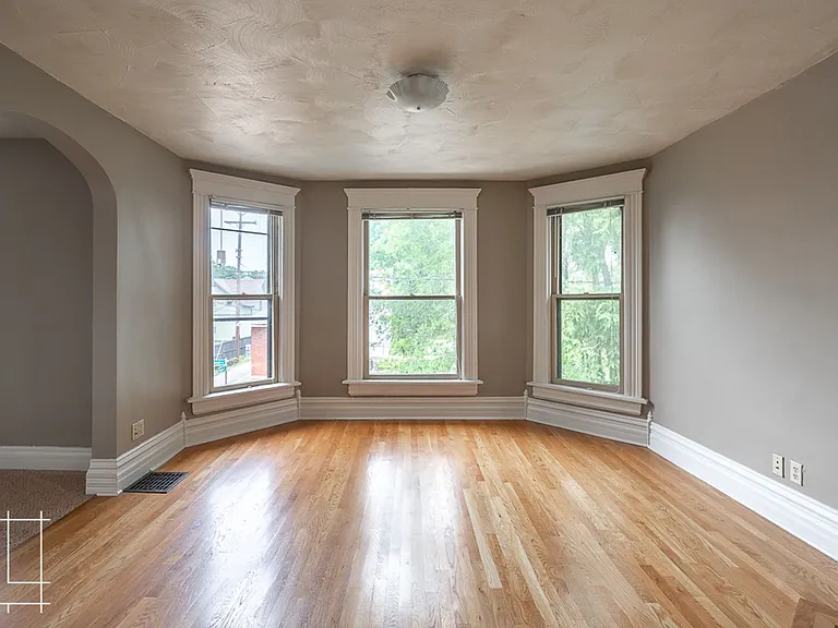 207 W Hubbard Ave — Photo 7