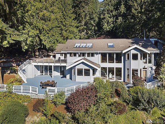 2nd image of 8765 Battle Point Dr NE