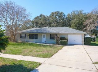 36631 Scottsdale Dr, Grand Island, FL 32735