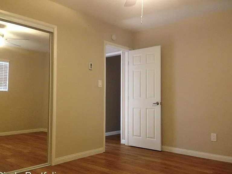 Parklane East Apartments — Photo 3