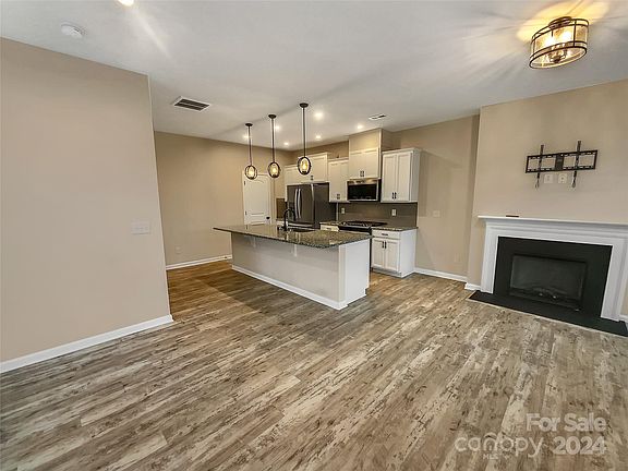 3rd image of 11052 Chalkbark Ln