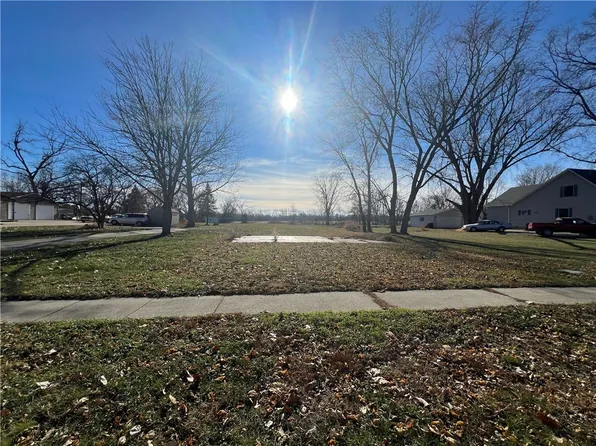 214 W 4th St, Cambridge, IA 50046