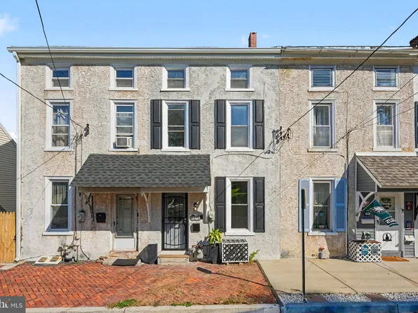 329 S Main St, Spring City, PA 19475