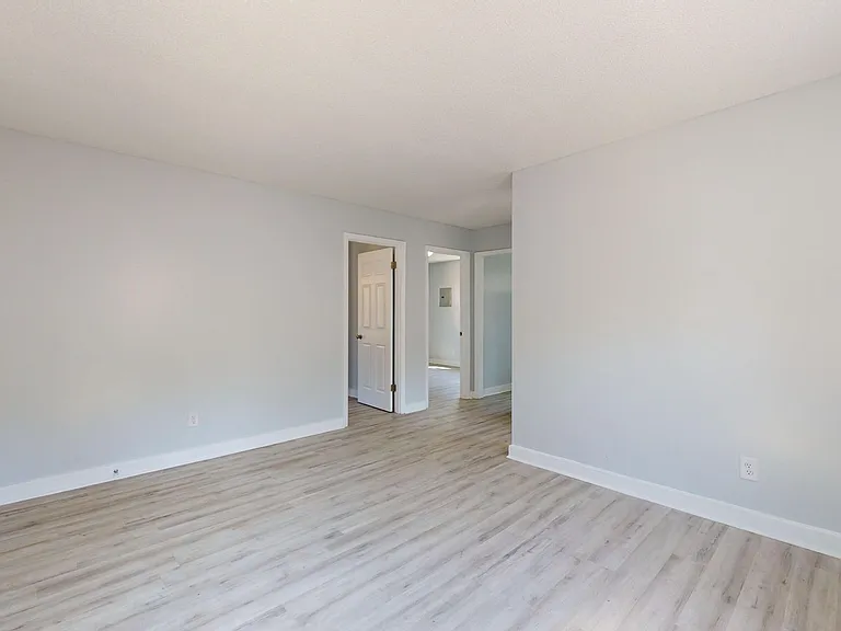 Two bedroom apartment for $1199 per month ~5 minutes from the Airport in a quaint and quiet commu... — Photo 5