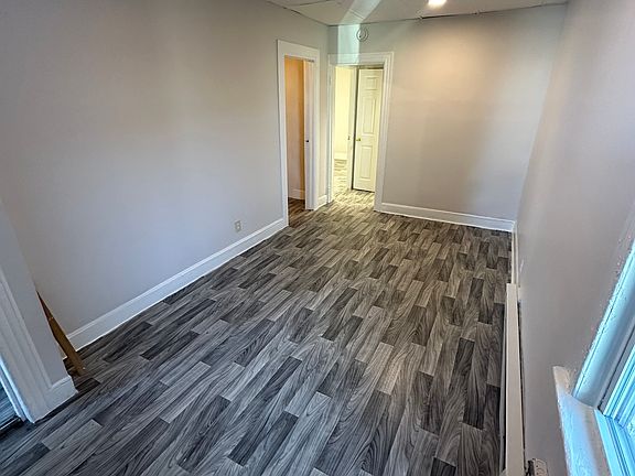 5th image of 15 Bayview Ave APT 15A
