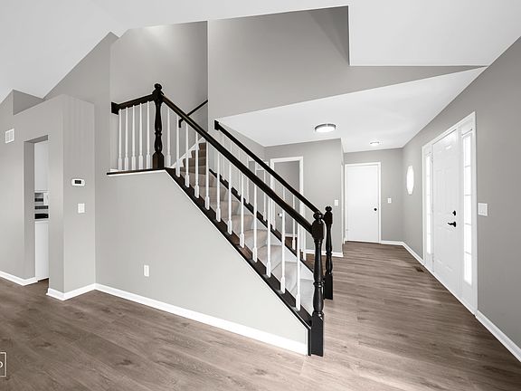 3rd image of 2526 Woodcliff Ct