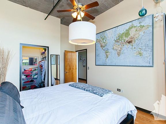 3rd image of 3961 W Belmont Ave #343