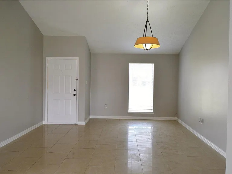 10127 Sagegate Dr — Photo 3