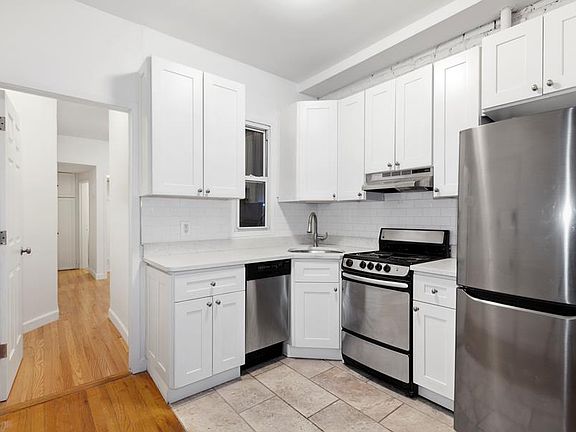 3rd image of 221 E 89th St APT 1D