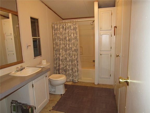 3rd image of 126 Woolard Dr