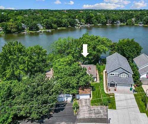 24060 N Lakeside Dr Photo 1