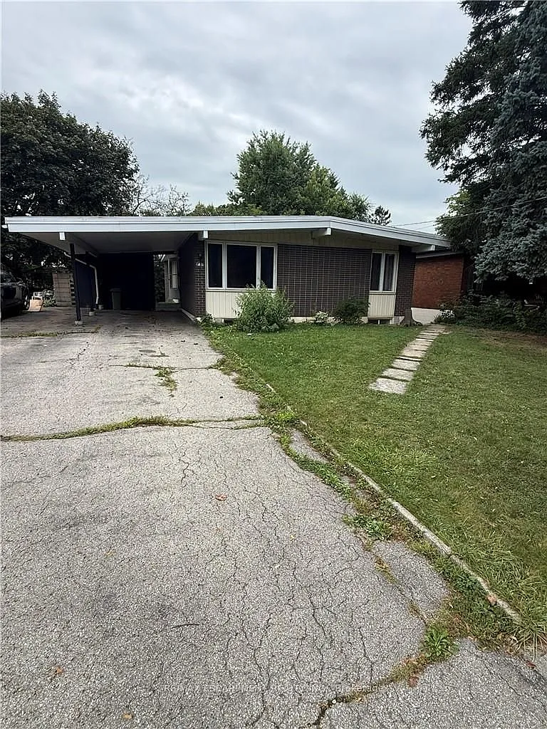3 bed, $2,725 — Photo 1