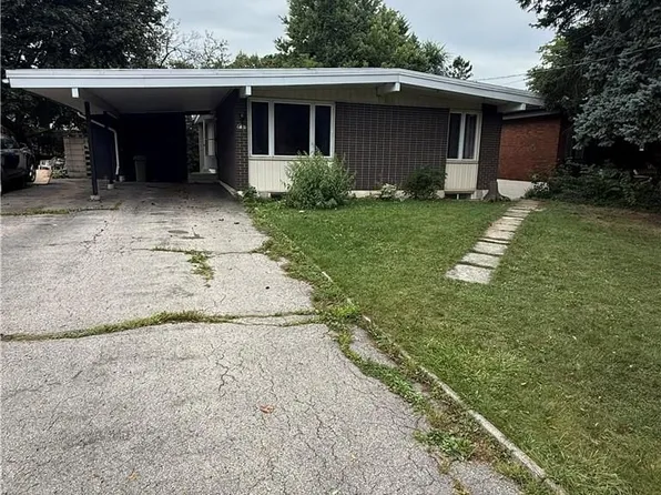 63 Sanatorium Rd, Hamilton, ON L9C 1Y4