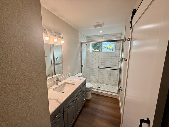 5th image of 613 Yew Ct