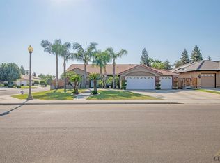 703 Spirit Lake Dr, Bakersfield, CA 93312