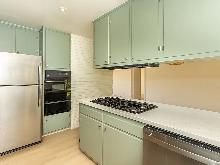 6180 Veemac Ave — Photo 10