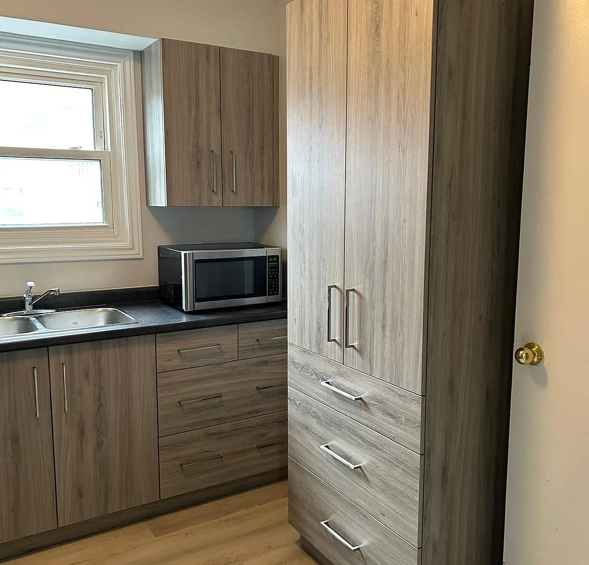 4 bed, $2,500 — Photo 3