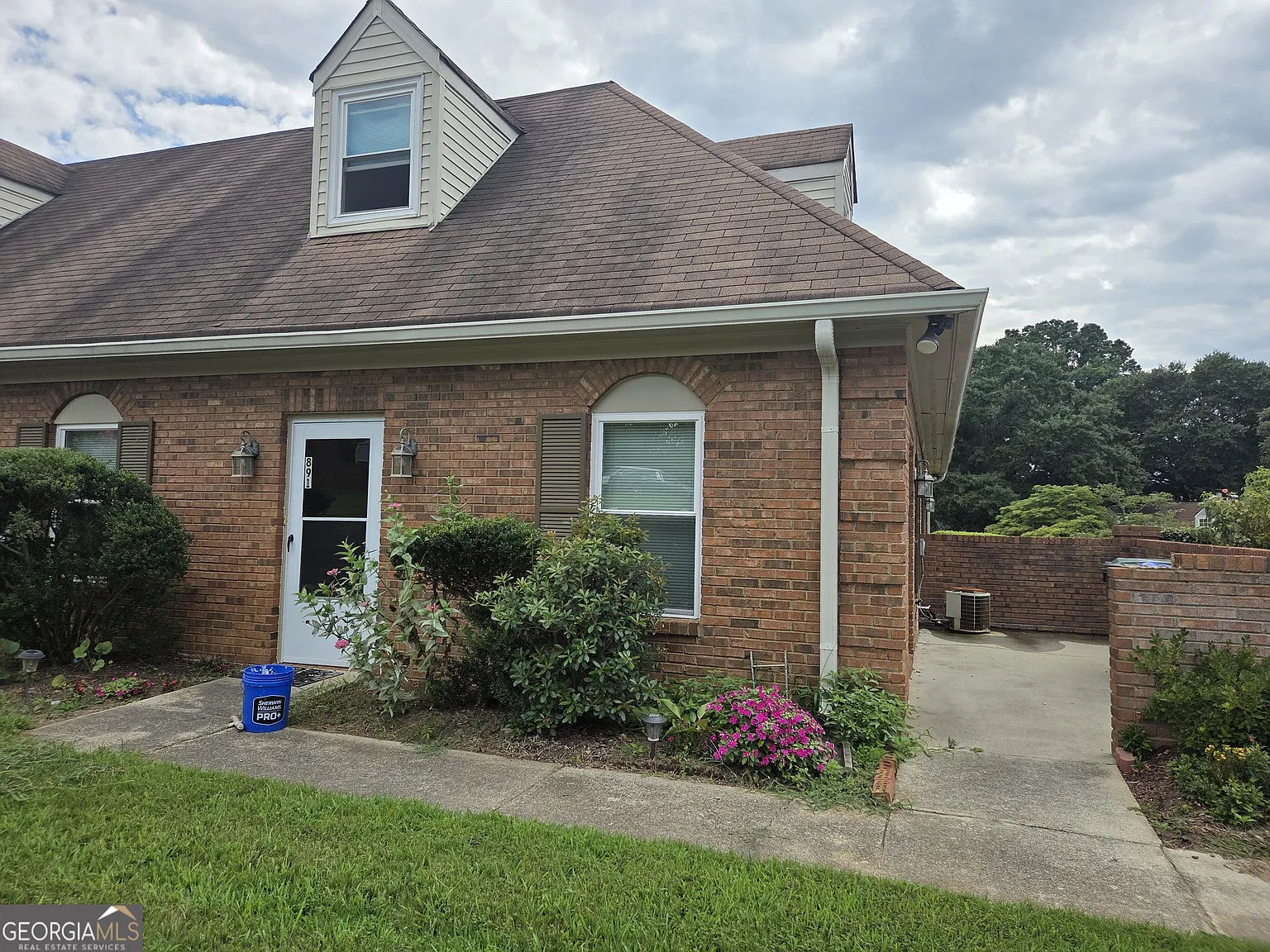 2 bed, 2.0 bath, 1183 sqft, $1,200 — Photo 1