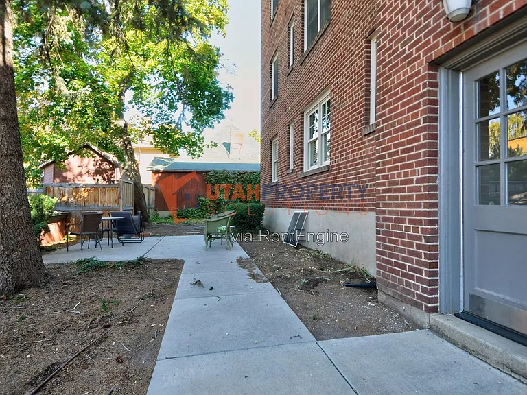 61 N T St #6 — Photo 19