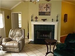 5th image of 210 Chariss Glen Dr