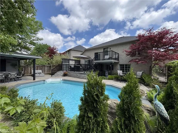 37 Macdonald Cres, Brantford, ON N3R 8B2