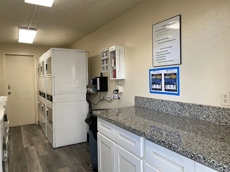 Mountain Vista Apartments — Photo 14