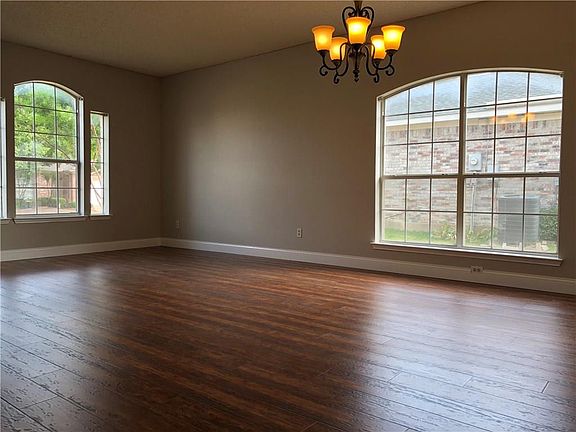 3rd image of 6700 Shoal Creek Dr