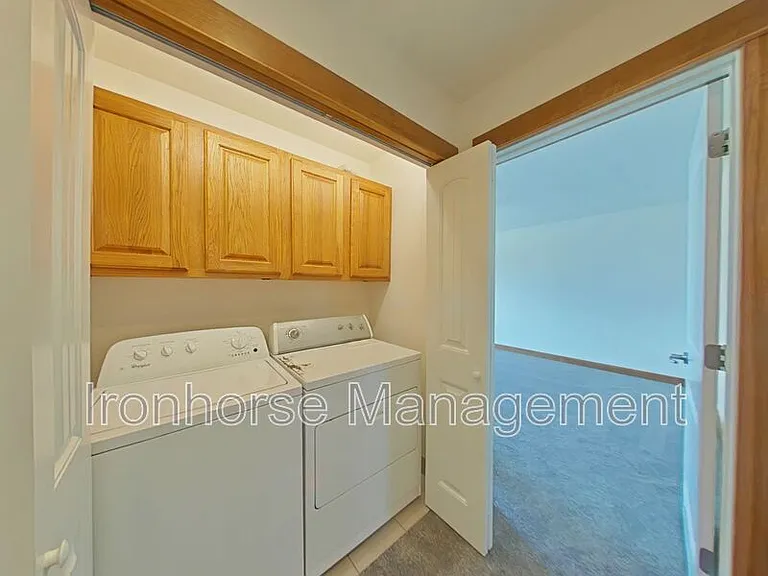 5471 Glenellen Dr #4 — Photo 16