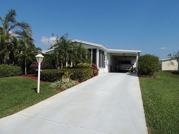 2nd image of 2822 SE Three Wood Drive