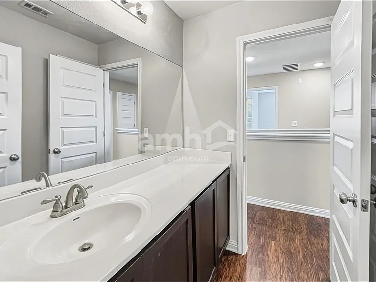 8010 Dampton Ln — Photo 14