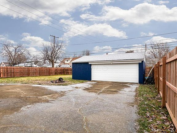 4th image of 3870 Jerome Ct