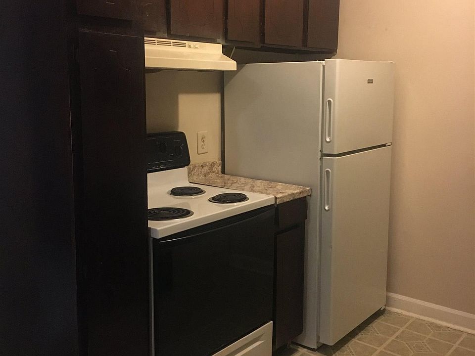 2nd image of 220 Old Manor Rd Unit 216