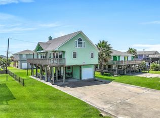 4018 Reeves Dr, Galveston, TX 77554