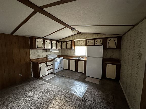 2nd image of 180 Tally Ln #E