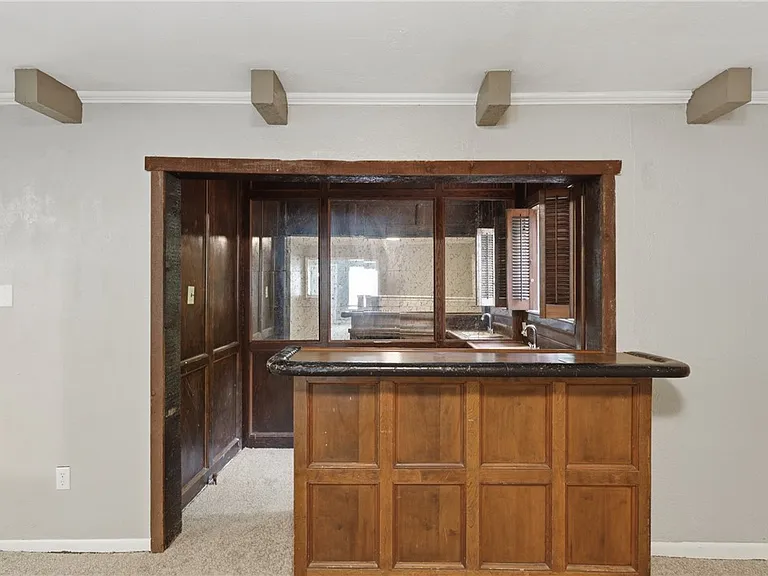 112 Williams St — Photo 10