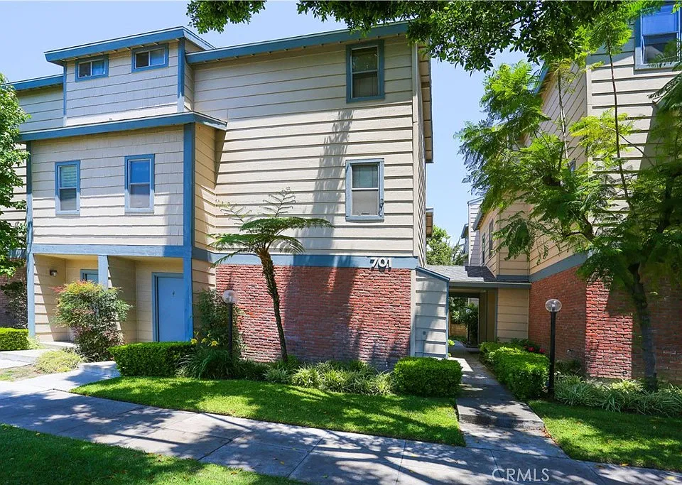 701 E Harvard St #5