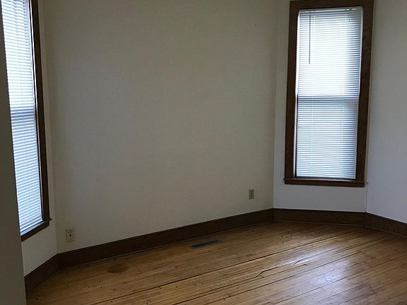 4th image of 419 8th Ave SE #1