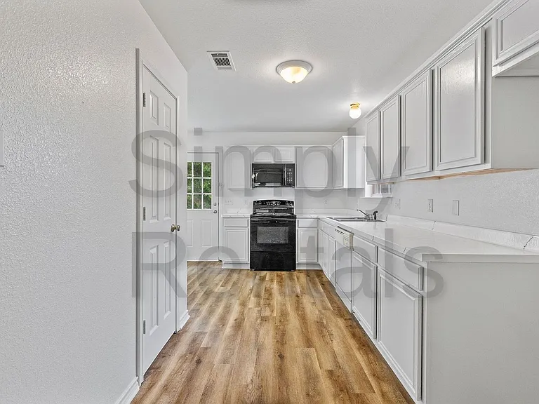 1412 Hemphill St — Photo 11