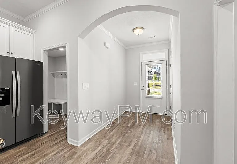 165 Dublin Loop — Photo 3