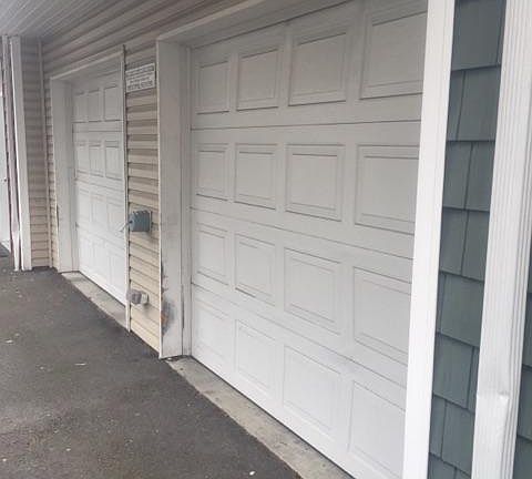 PRIVATE GARAGES WITH REMOTE CONTROLS