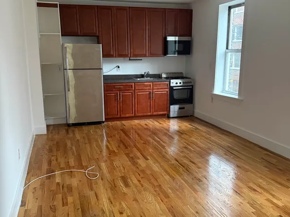 2100 Beekman Place image 1 of 3