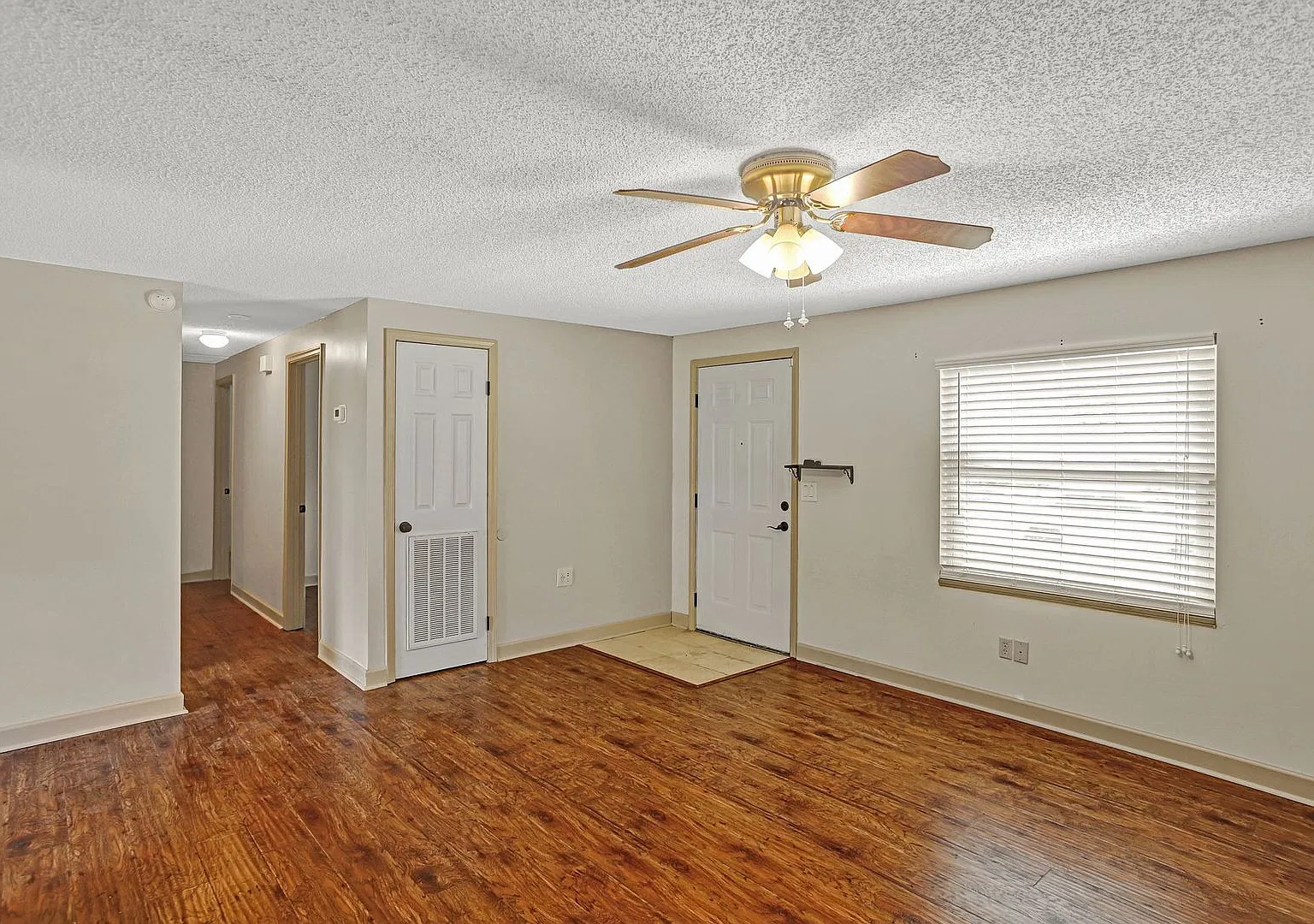 Welcome to Your Move-In Ready Home! — Photo 4