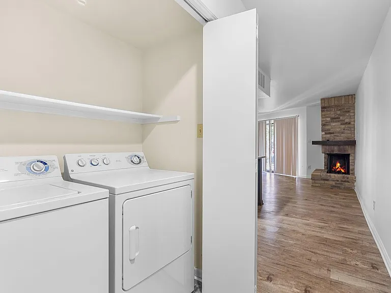 438 Yacht Club Dr #C — Photo 9