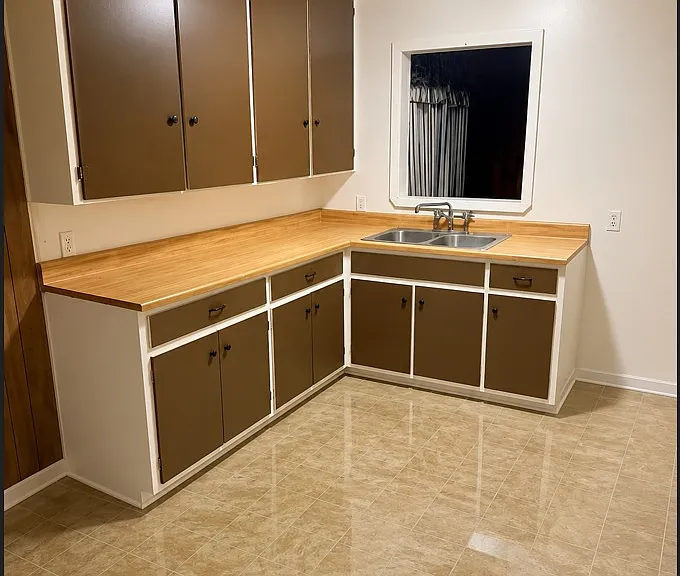 1019 Ruby Ln — Photo 2