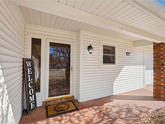 4th image of 1801 Jean St